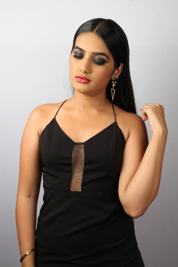 Female model photo shoot of Apoorva Rao