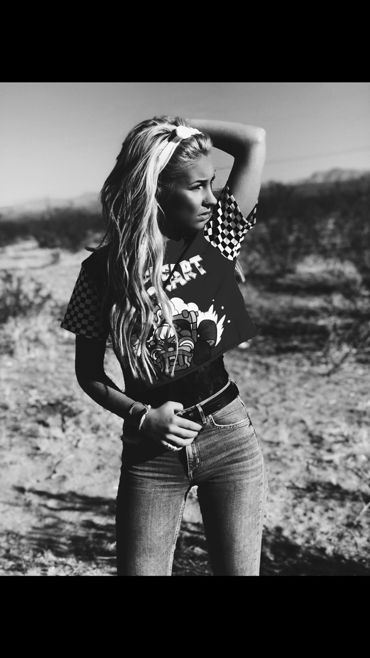 Female model photo shoot of kaithyatt in Mesquite