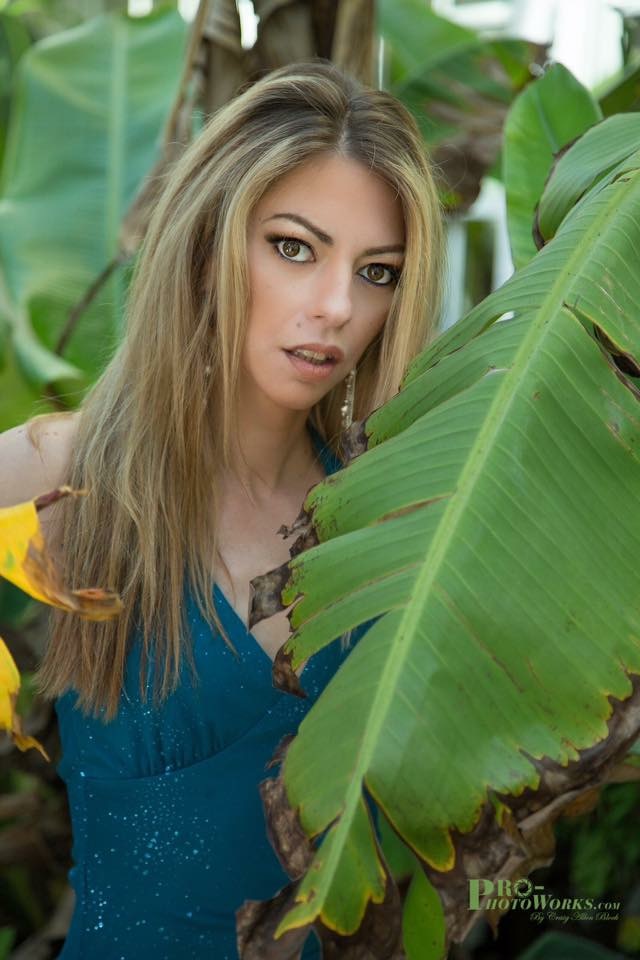 Female model photo shoot of Ashleylilliana