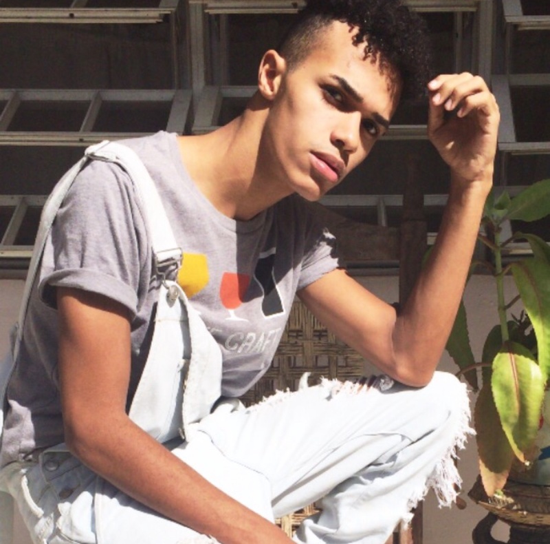 Male model photo shoot of Lvise