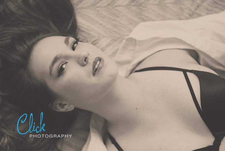 Female model photo shoot of Sara Richelle