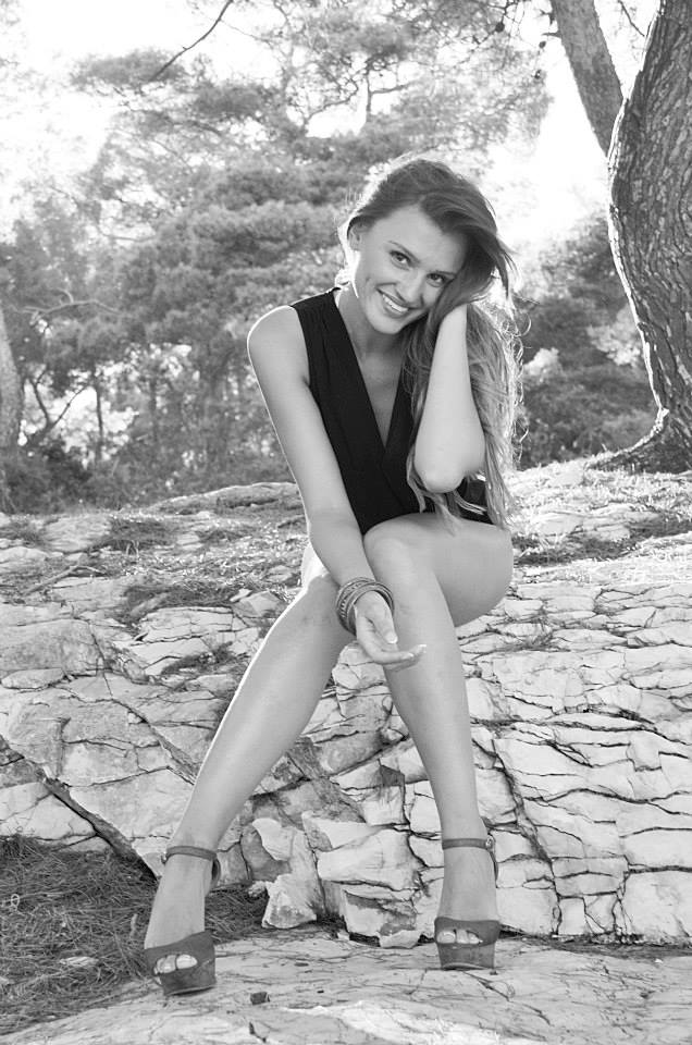 Female model photo shoot of Jelena Radujko