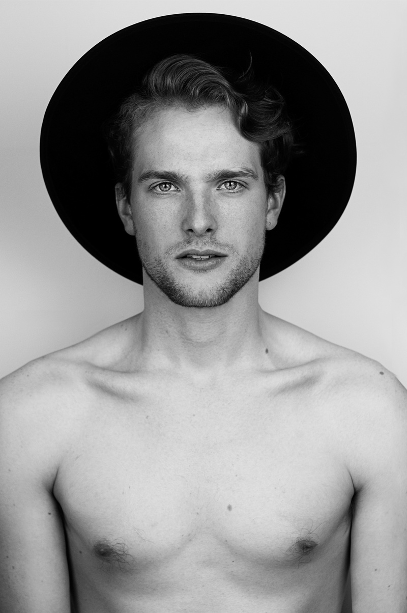 Male model photo shoot of Caio Sanfelice