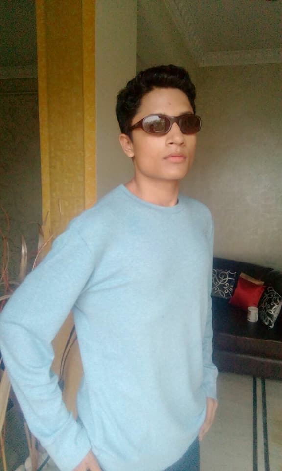 Male model photo shoot of Tushaar