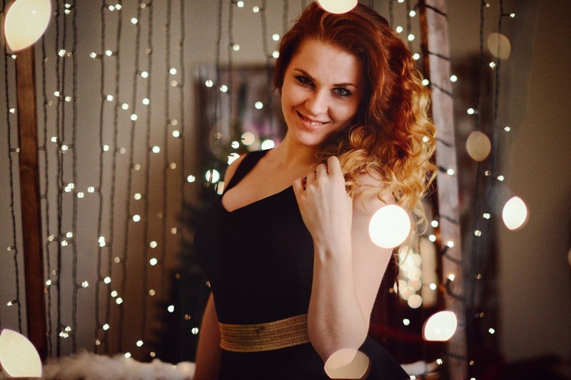 Female model photo shoot of Signalyrev