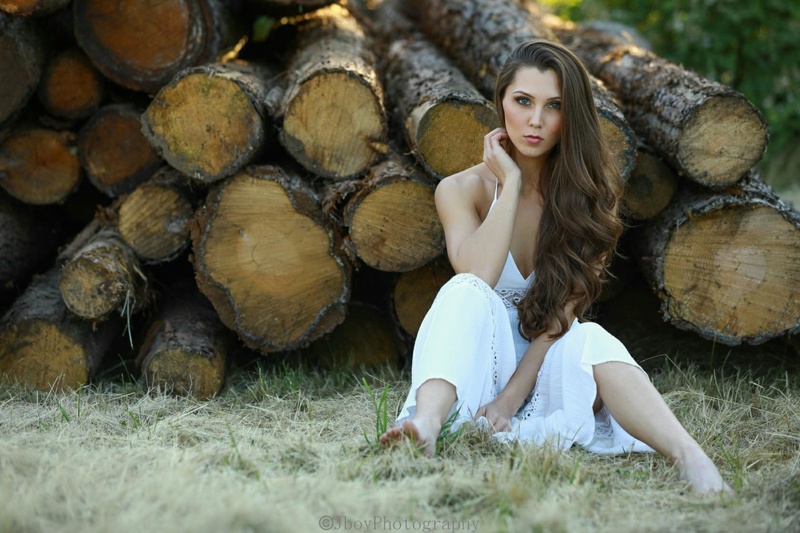 Female model photo shoot of Brittan Starnes
