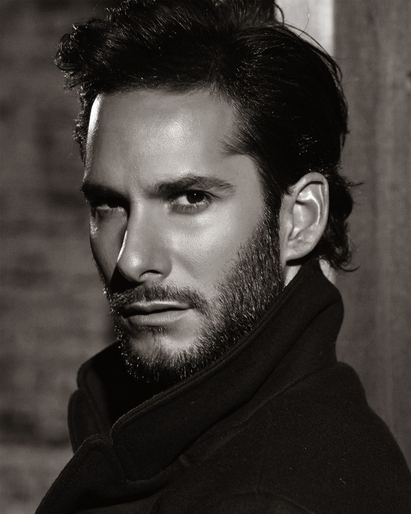 Male model photo shoot of Luccas De Capra
