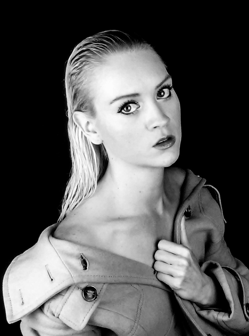 Female model photo shoot of SarahZiska