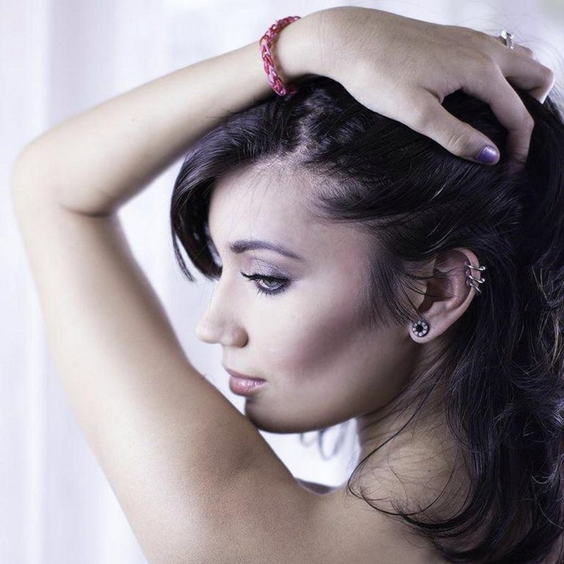 Female model photo shoot of Samytra Raina