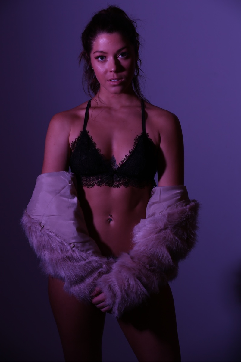 Female model photo shoot of alex browne