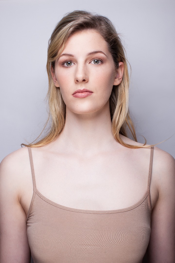 Female model photo shoot of Una Howley