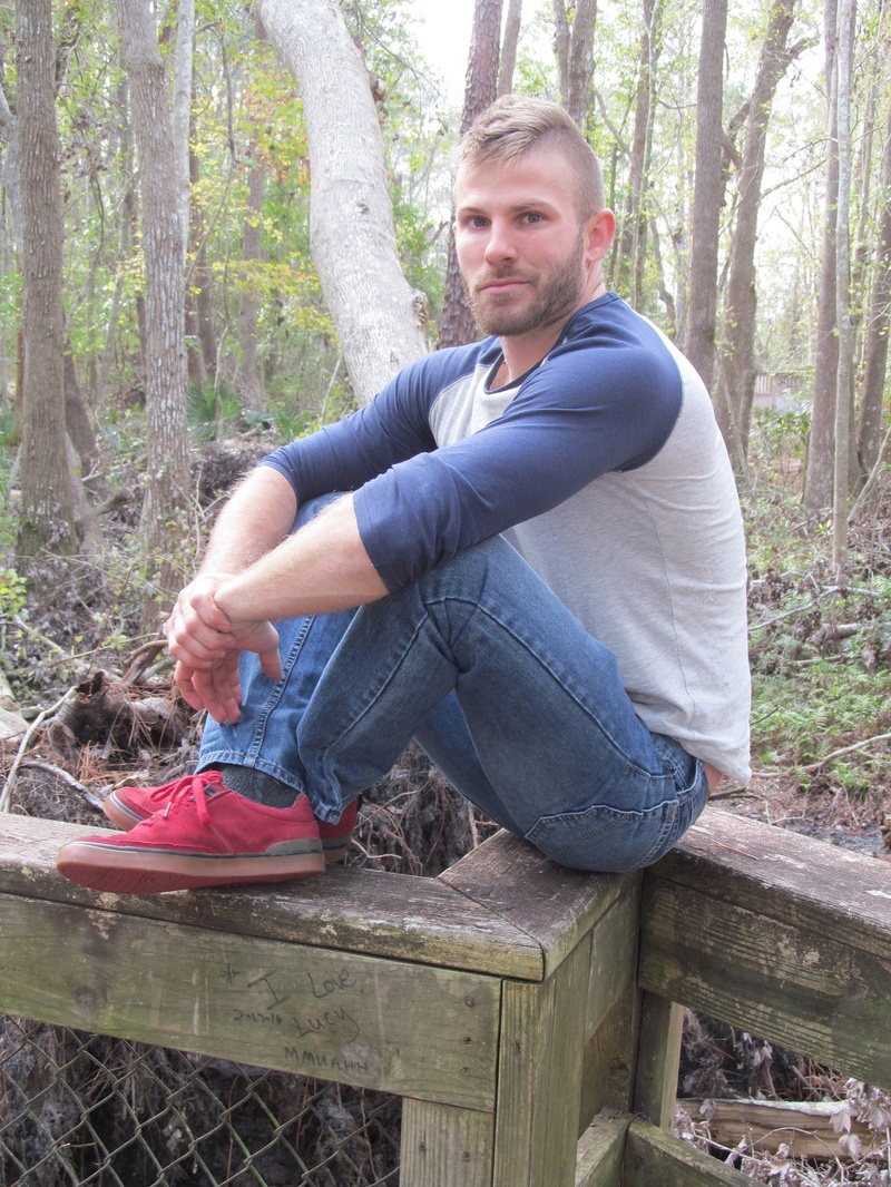 Male model photo shoot of Andy545
