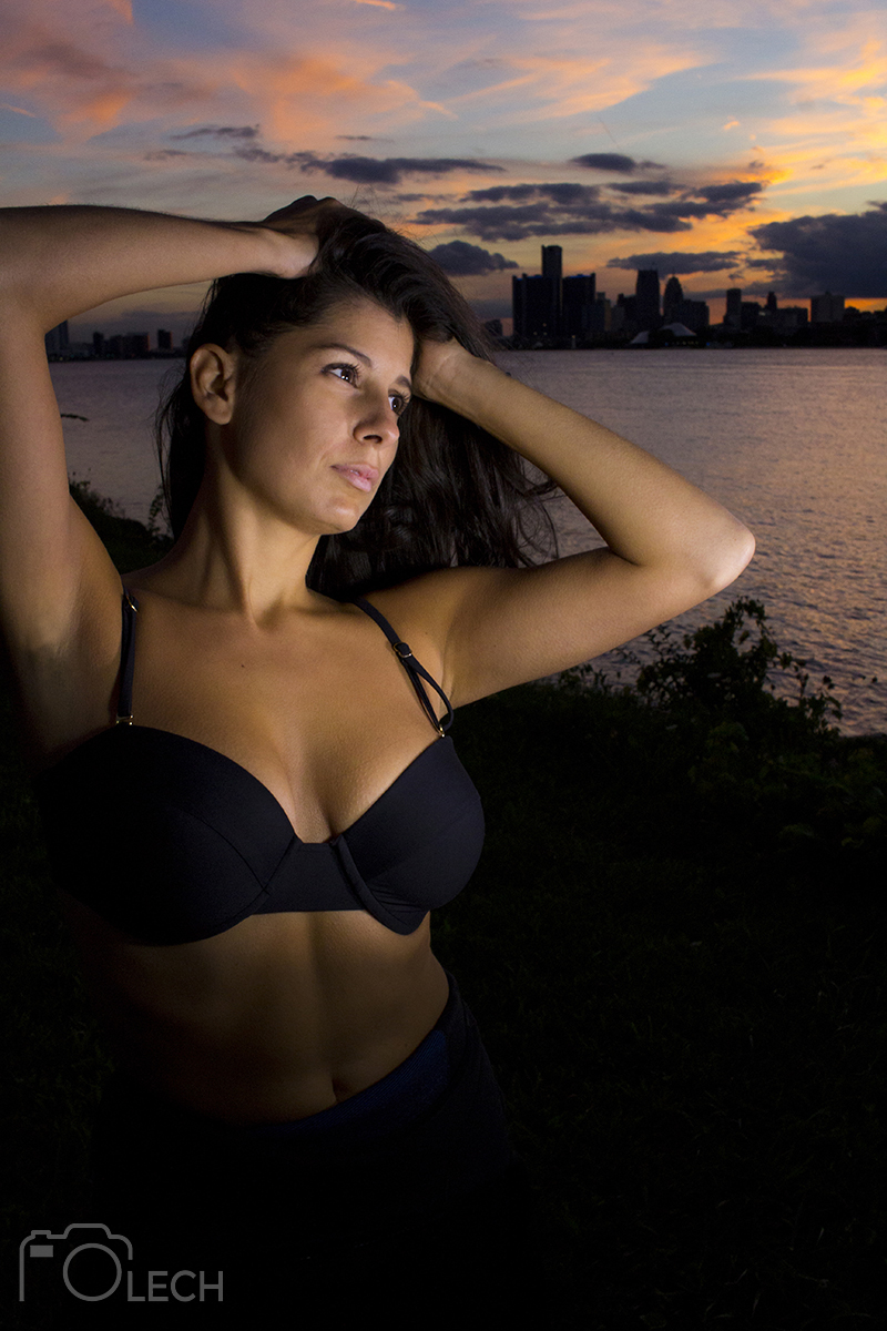 Female model photo shoot of Nene22 in Detroit, MI