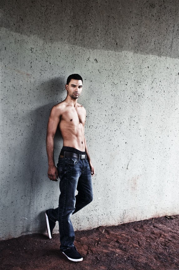 Male model photo shoot of latinurm