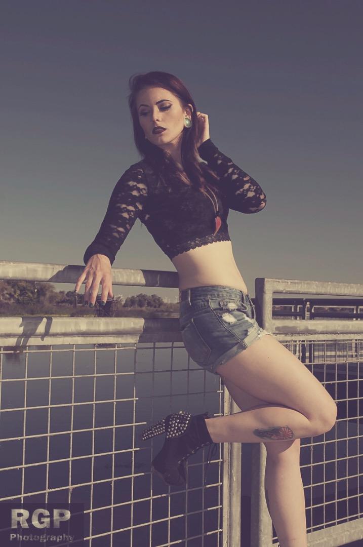 Female model photo shoot of Hannah Alyce Sorvari