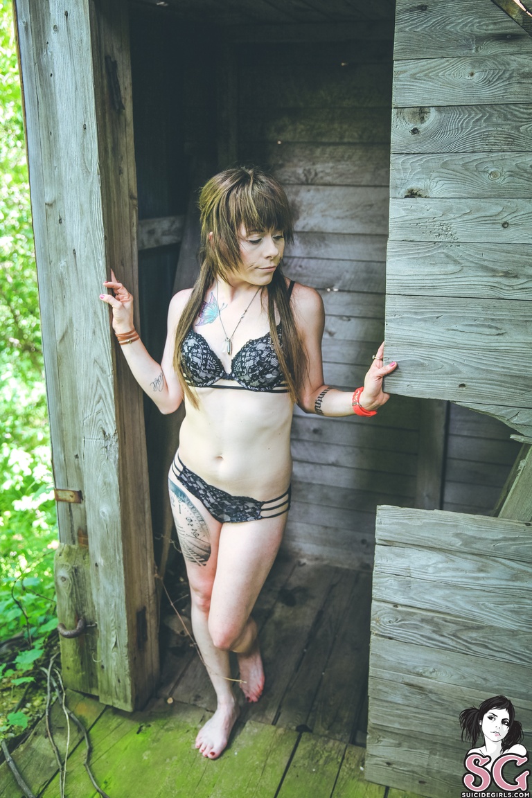 Female model photo shoot of HurricaneHeather by ModernX in Brantford, Ontario