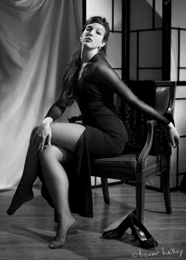 Female model photo shoot of Zatanna  in Uptown Chicago