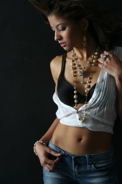 Female model photo shoot of Jennifer Peralta