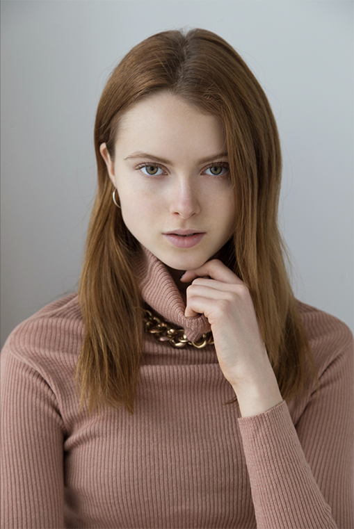 Female model photo shoot of Helen Borzylo
