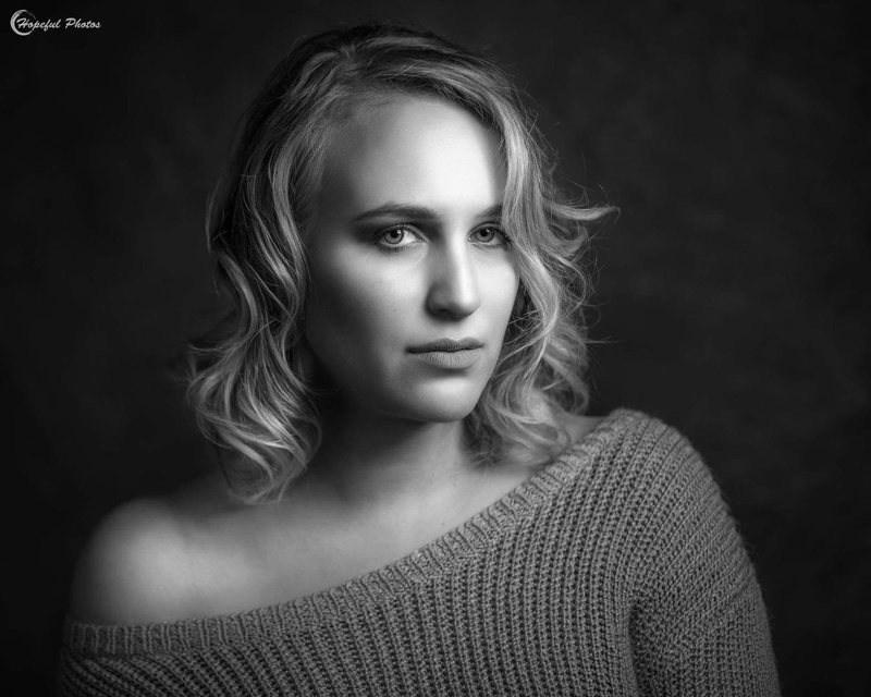 Female model photo shoot of Reneeschmidt