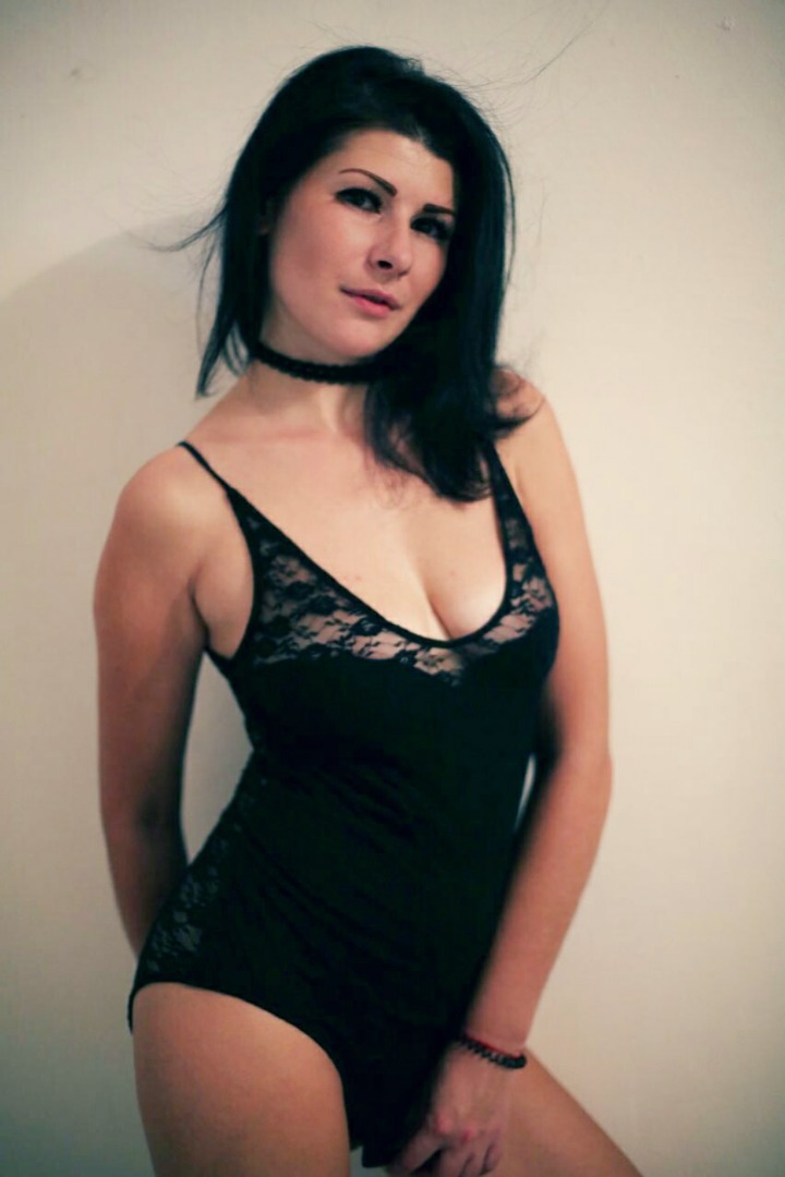 Female model photo shoot of Sveta Barskaya