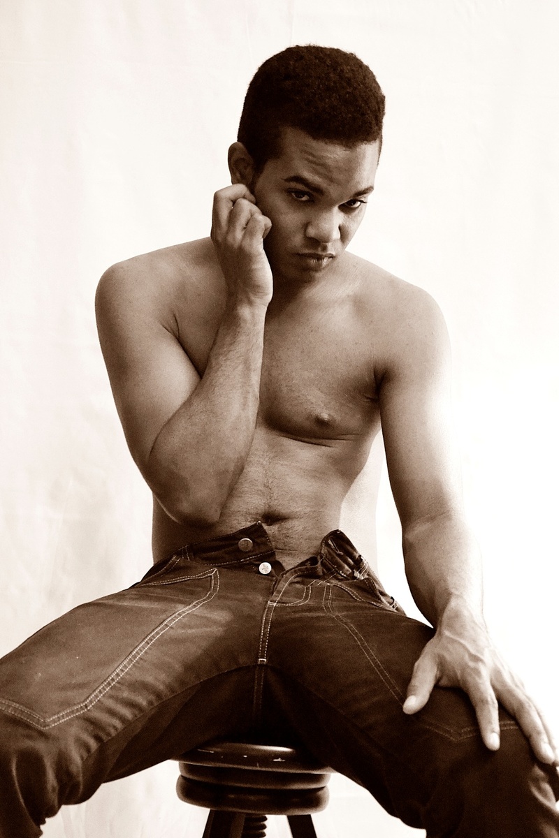 Male model photo shoot of archsoj