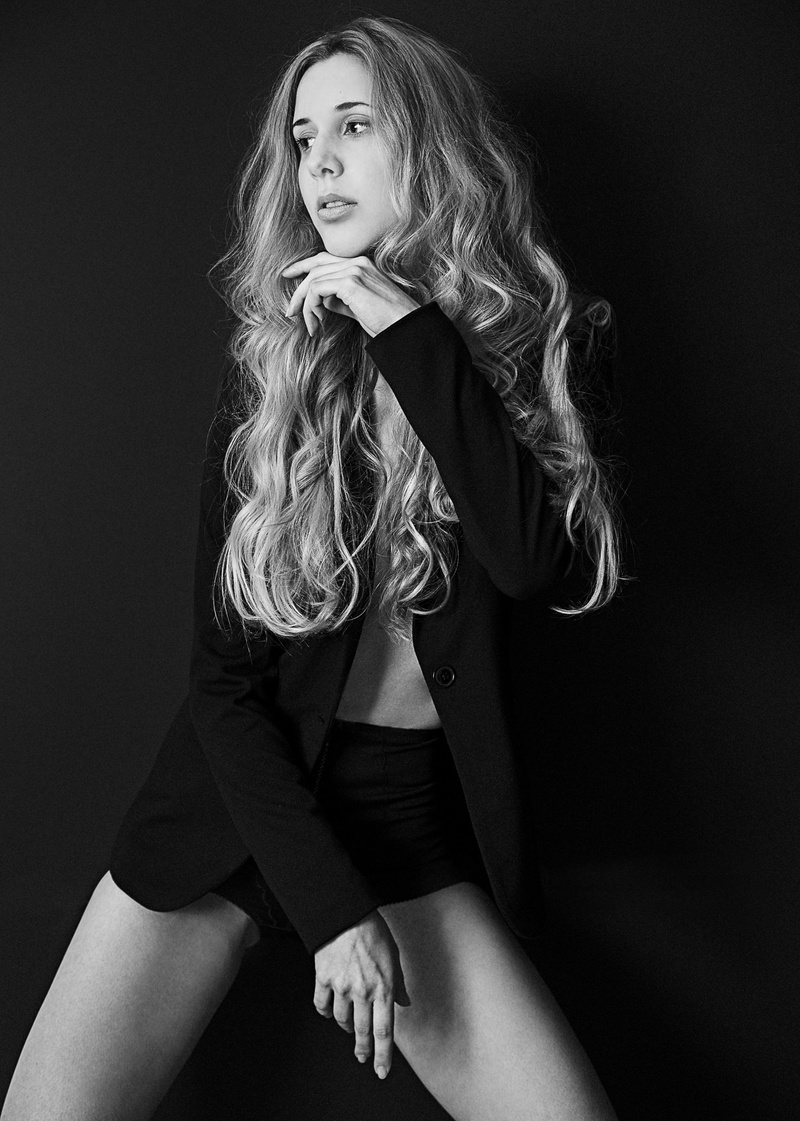 Female model photo shoot of Jade Vett