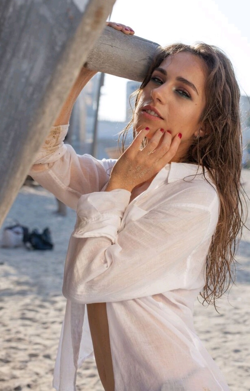 Female model photo shoot of Anna_Moiseieva