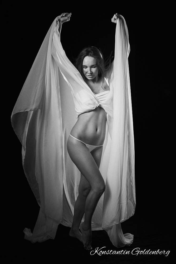Female model photo shoot of Nataliia Selezneva