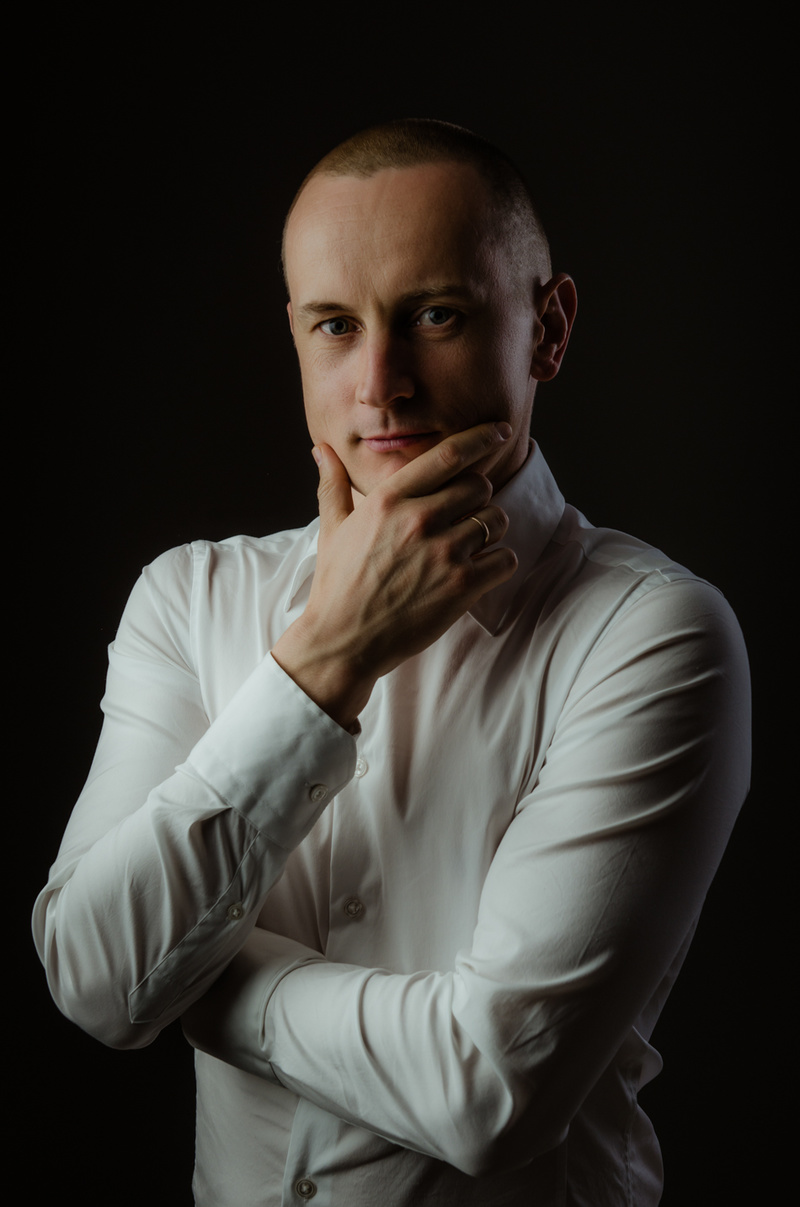 Male model photo shoot of Oleg Krysko