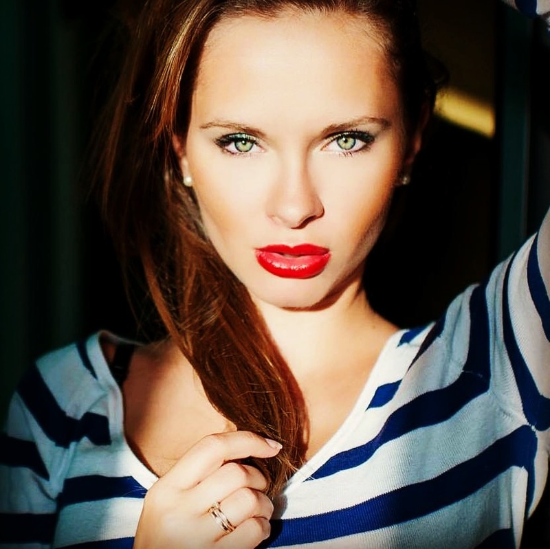 Female model photo shoot of Tetyana Akinshyna