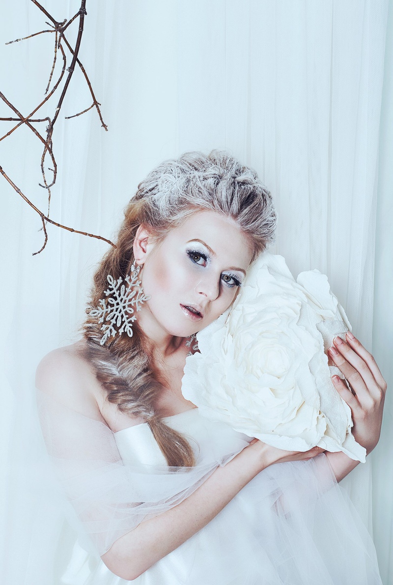 Female model photo shoot of  Julia Turyanski