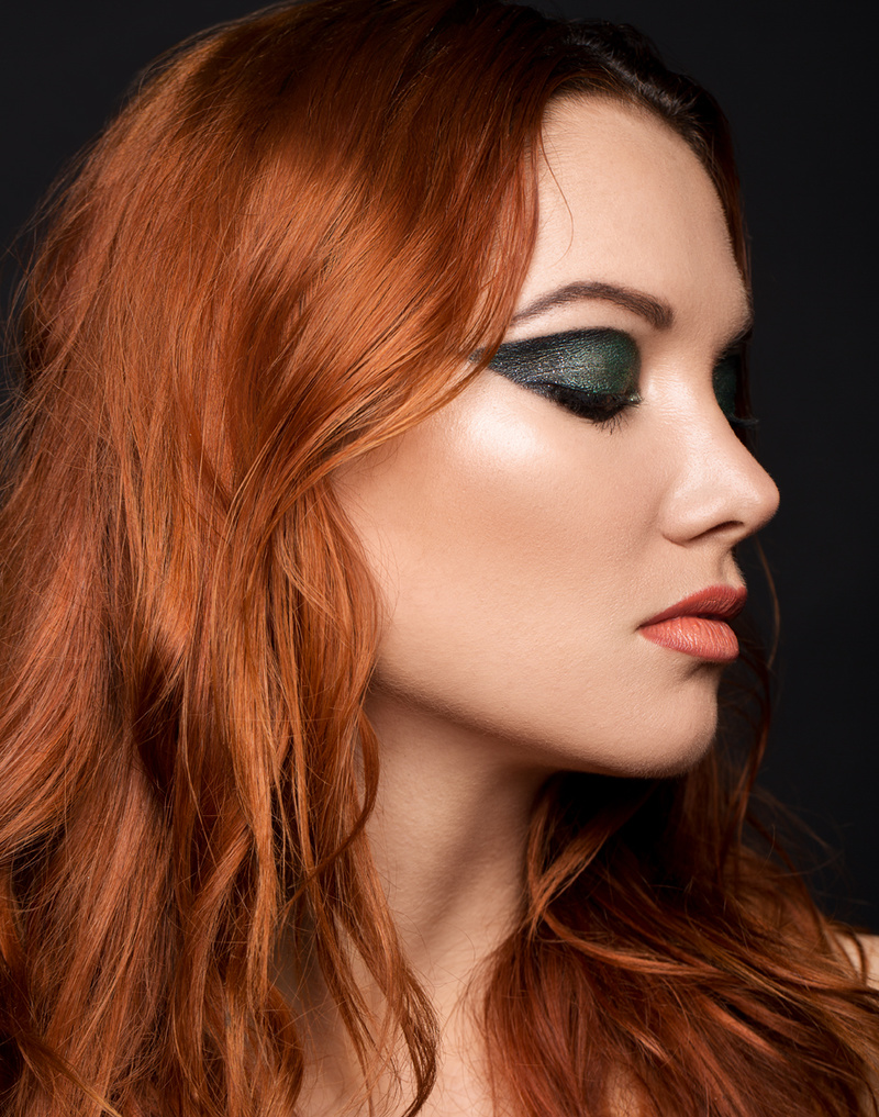 Female model photo shoot of Lindsey Trop Makeup