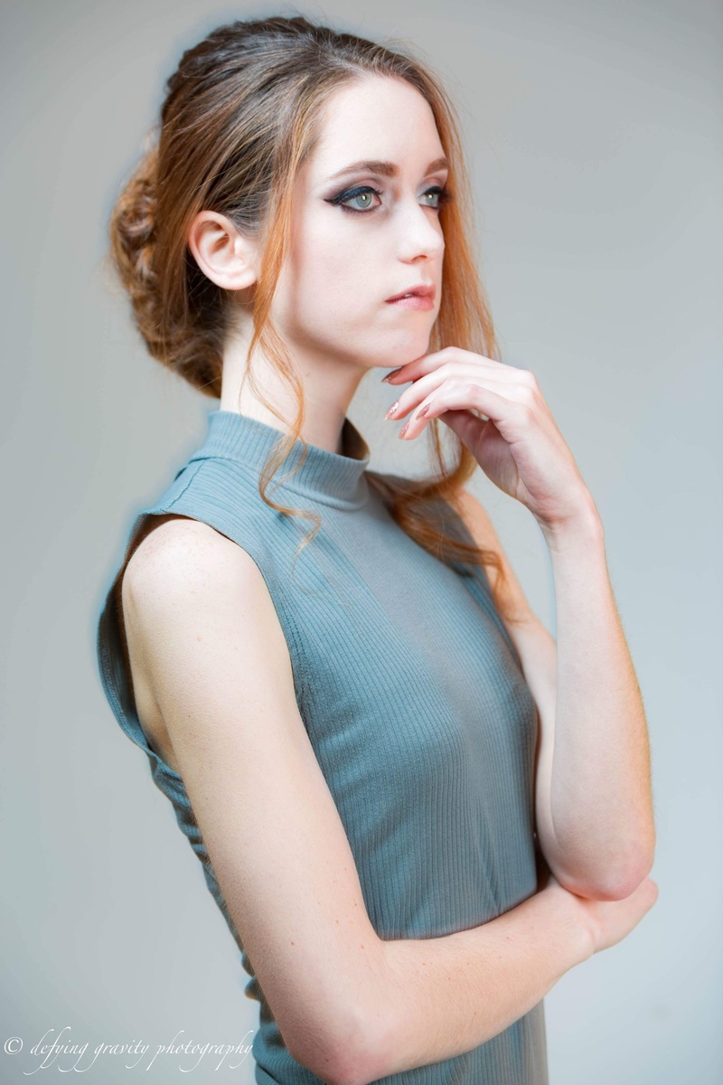 Female model photo shoot of JanineKreil