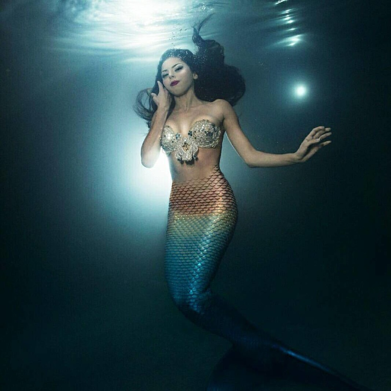 Female model photo shoot of Desert Mermaid