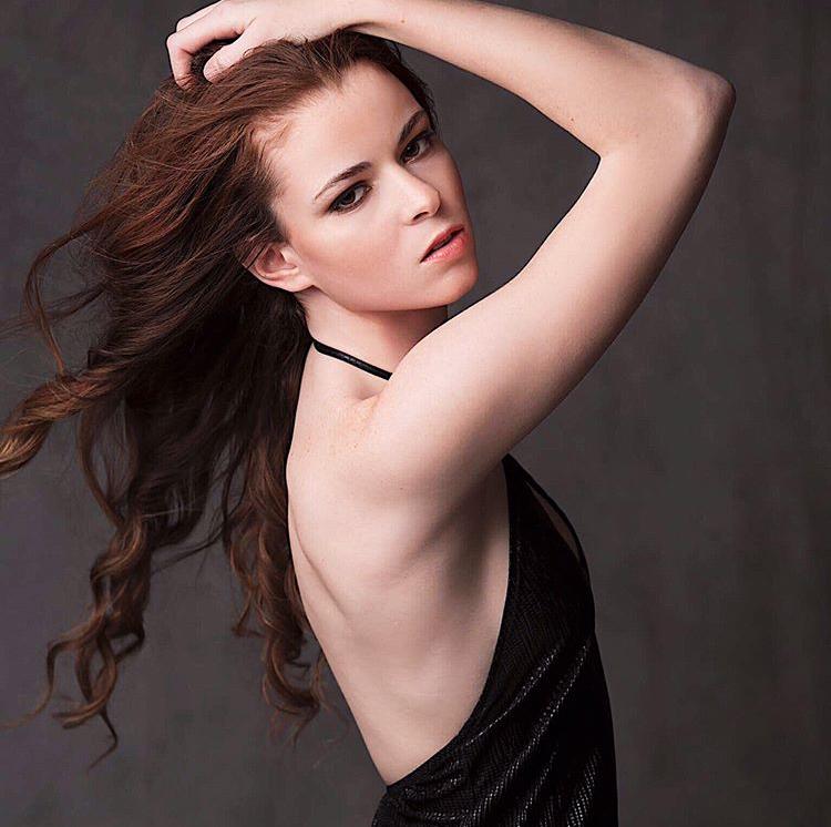 Female model photo shoot of TiffanyBmodel