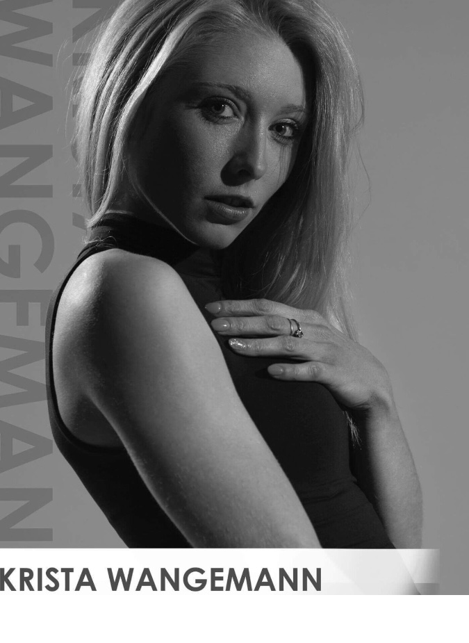 Female model photo shoot of Kristawangemann
