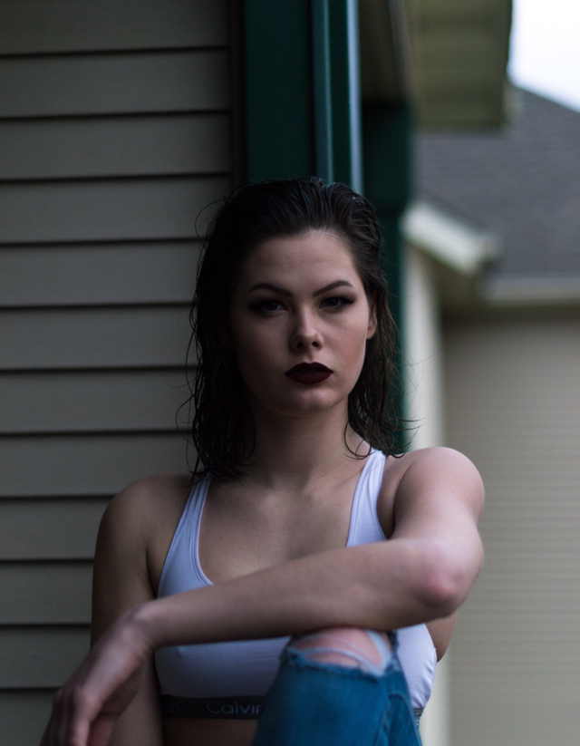 Female model photo shoot of CrtnyNdrsn in Rockford, IL