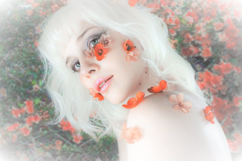 Female model photo shoot of Vinigure Rose