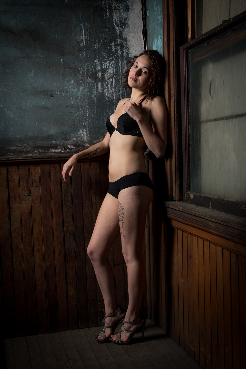 Female model photo shoot of AlexisLeeModel