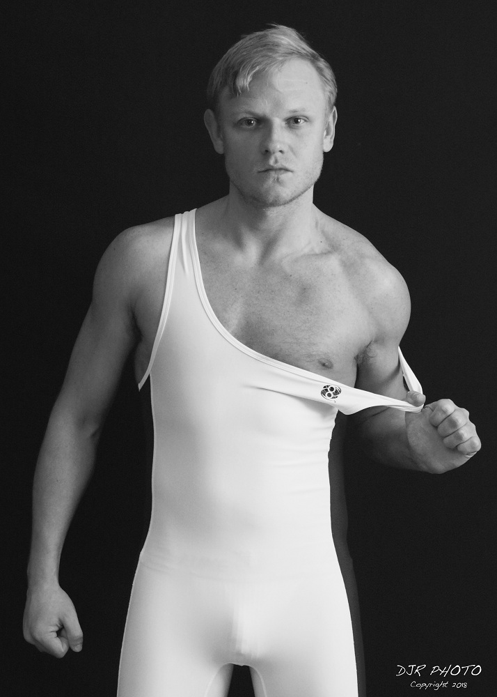 Male model photo shoot of Alexandr 