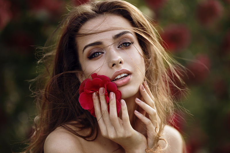 Female model photo shoot of Daria Romanenko