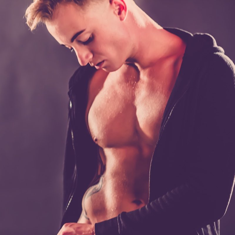 Male model photo shoot of JustinDanielsAthlete