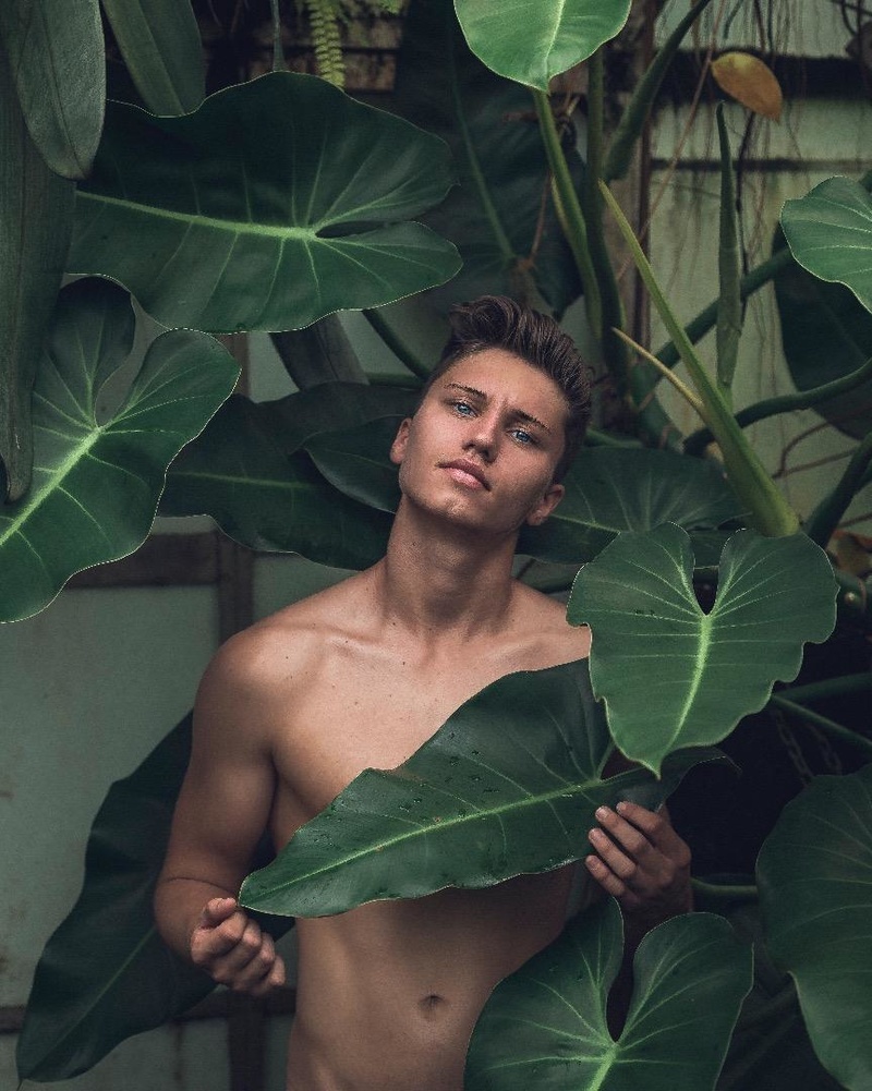 Male model photo shoot of ValentinLeon