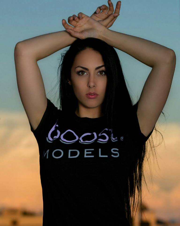 Female model photo shoot of Holly Nicole in Wheatland, Missouri