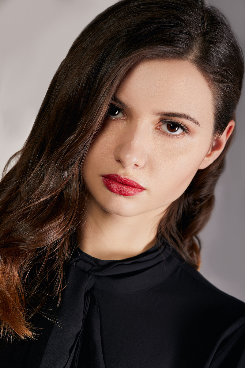 Female model photo shoot of monikaveleva