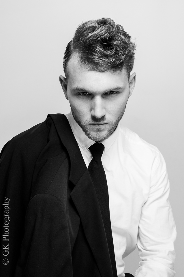 Male model photo shoot of Leon Lift