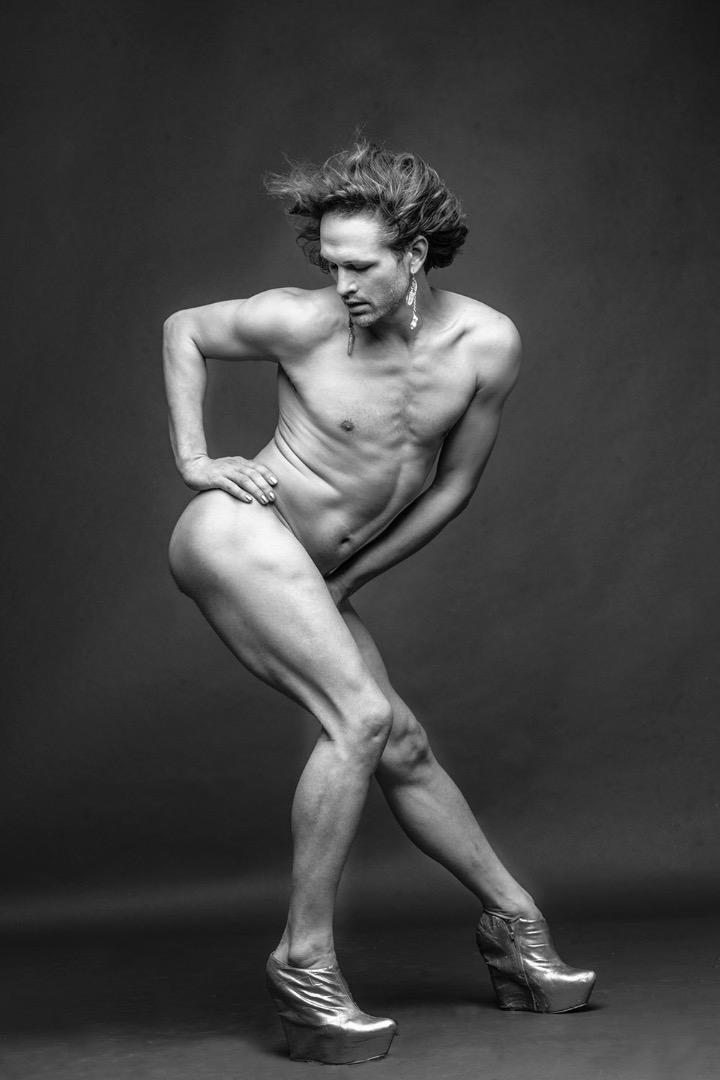 Male model photo shoot of Lukasz Manley