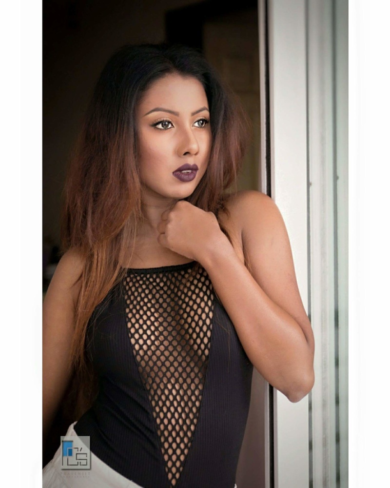 Female model photo shoot of Shreya Ghosh