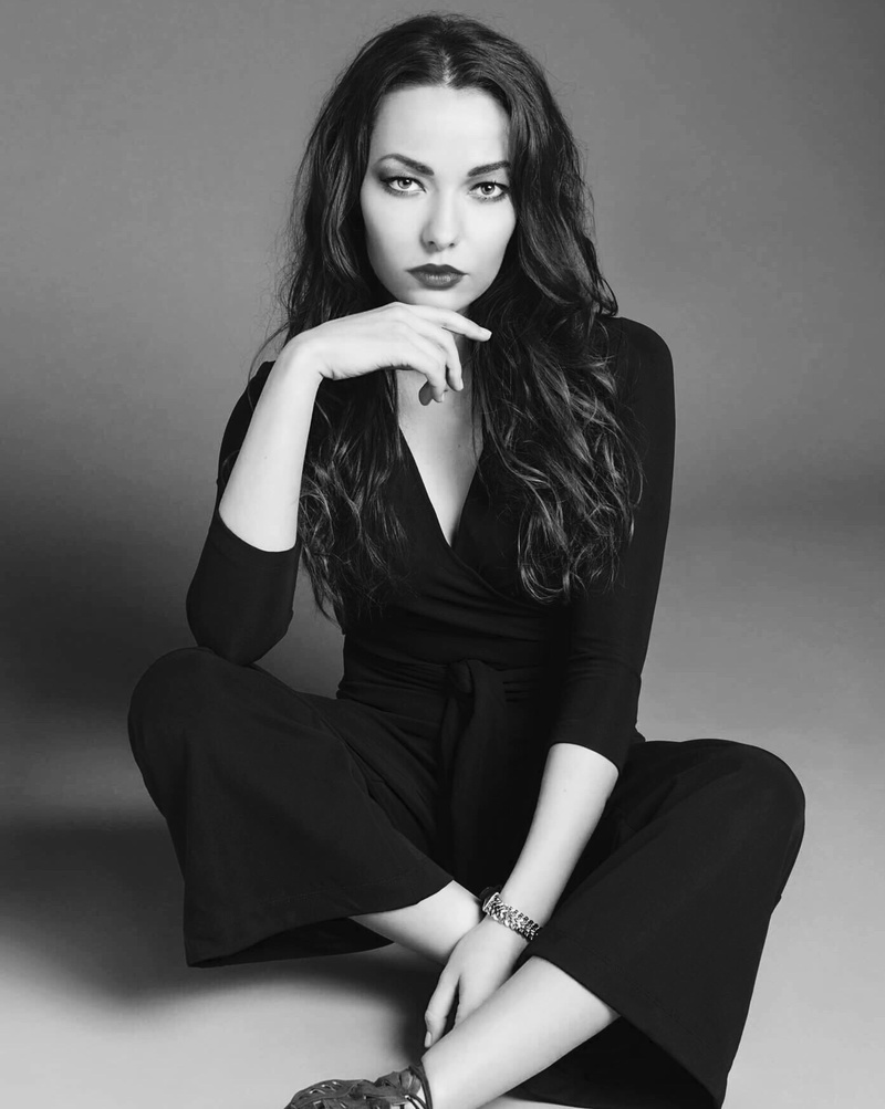 Female model photo shoot of Joana H